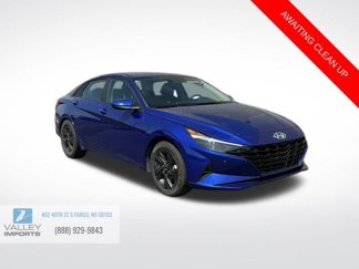 Used 2023 Hyundai Elantra SEL w/ Cargo Package image 1