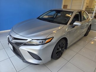 Used 2018 Toyota Camry SE image 1