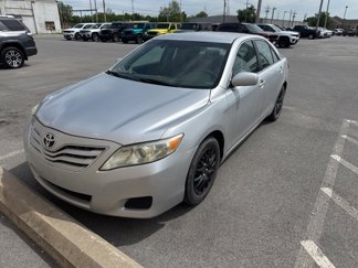 Used 2011 Toyota Camry LE image 1