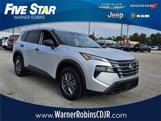 Used 2024 Nissan Rogue S image 1
