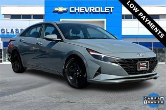 Used 2023 Hyundai Elantra SEL image 1