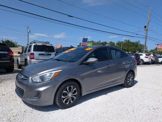 Used 2015 Hyundai Accent GLS image 1