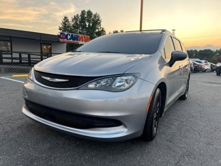 Used 2021 Chrysler Voyager Lxi image 1
