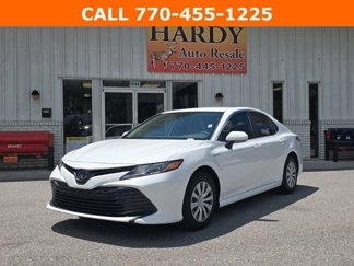 Used 2019 Toyota Camry LE image 1