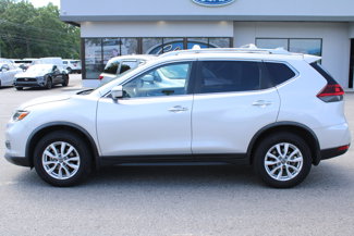 Used 2020 Nissan Rogue SV image 1