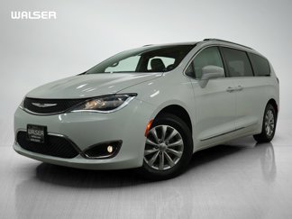 Used 2018 Chrysler Pacifica Touring-L image 1