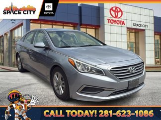 Used 2016 Hyundai Sonata SE image 1
