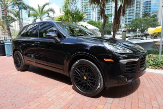 Used 2018 Porsche Cayenne Platinum Edition image 1