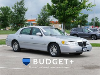 Used 2002 Lincoln Town Car Signature image 1