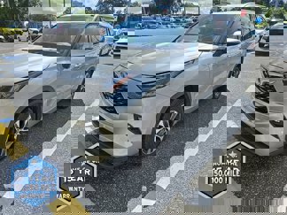 Used 2021 Toyota Highlander XLE image 1