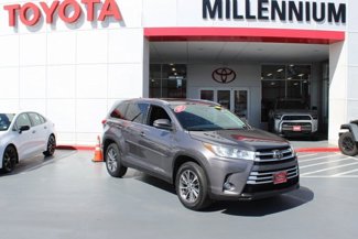 Certified 2019 Toyota Highlander XLE image 1