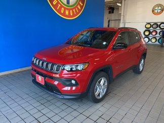 Used 2023 Jeep Compass Latitude w/ Convenience Group image 1