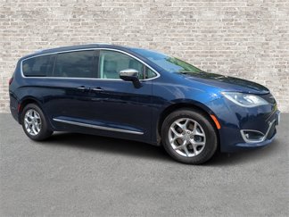 Used 2017 Chrysler Pacifica Limited w/ UConnect Theater Package image 1