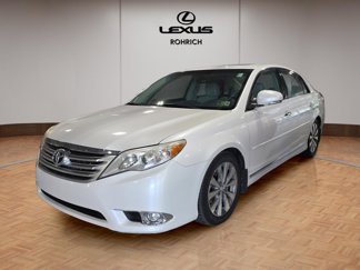 Used 2011 Toyota Avalon Limited image 1