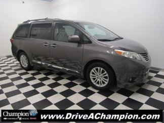Used 2015 Toyota Sienna L image 1