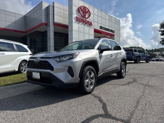 Used 2022 Toyota RAV4 LE image 1