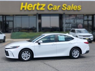 Used 2025 Toyota Camry LE image 1