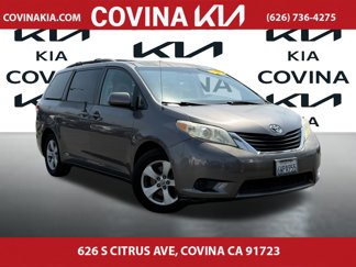 Used 2012 Toyota Sienna LE image 1