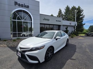 Used 2023 Toyota Camry SE image 1