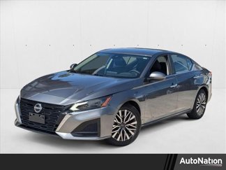 Used 2023 Nissan Altima 2.5 SV image 1