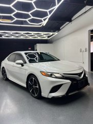 Used 2018 Toyota Camry XSE image 1