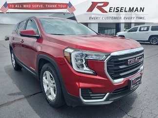 Used 2022 GMC Terrain SLE image 1