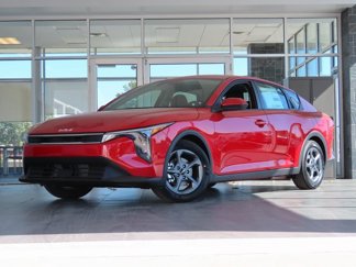 New 2025 Kia K4 LXS image 1