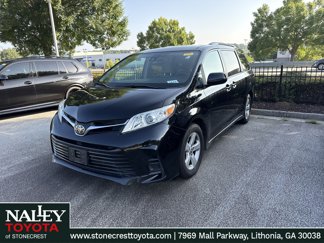 Used 2018 Toyota Sienna LE image 1