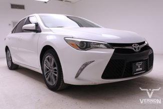 Used 2016 Toyota Camry SE image 1