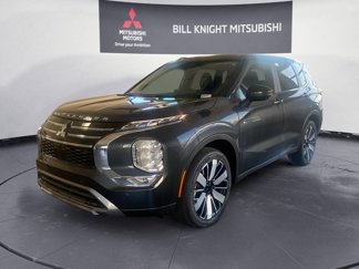New 2025 Mitsubishi Outlander SE image 1