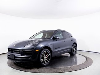 Certified 2023 Porsche Macan S image 1