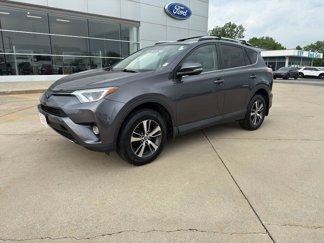 Used 2017 Toyota RAV4 XLE image 1