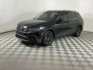 Used 2022 Volkswagen Tiguan SE image 1