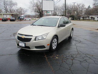 Used 2014 Chevrolet Cruze LS image 1