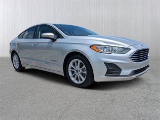 Used 2019 Ford Fusion SE image 1