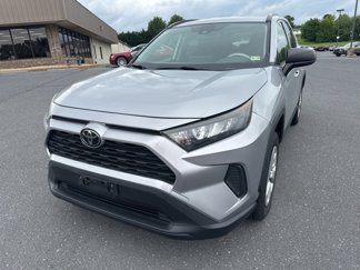 Used 2019 Toyota RAV4 LE image 1