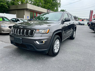 Used 2019 Jeep Grand Cherokee Laredo image 1