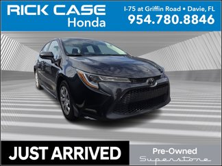 Used 2022 Toyota Corolla LE image 1