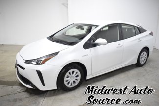 Used 2022 Toyota Prius LE image 1