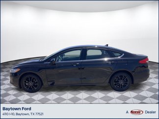 Used 2020 Ford Fusion SE image 1