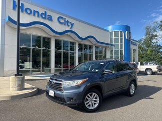 Used 2016 Toyota Highlander LE image 1