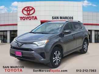 Used 2018 Toyota RAV4 LE image 1