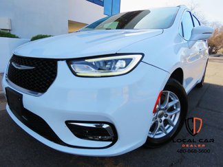Used 2022 Chrysler Pacifica Touring-L image 1