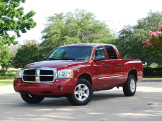Used 2007 Dodge Dakota SLT image 1