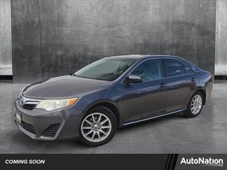 Used 2014 Toyota Camry LE image 1