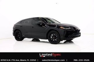 Used 2023 Lamborghini Urus S image 1