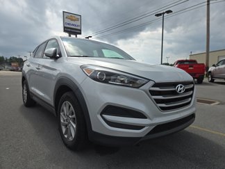 Used 2018 Hyundai Tucson SE image 1