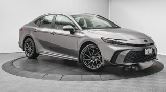 Used 2025 Toyota Camry XSE image 1
