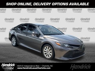Used 2019 Toyota Camry LE image 1