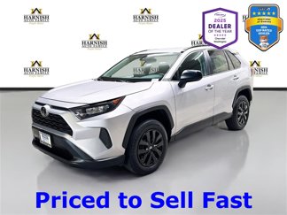 Used 2020 Toyota RAV4 LE image 1